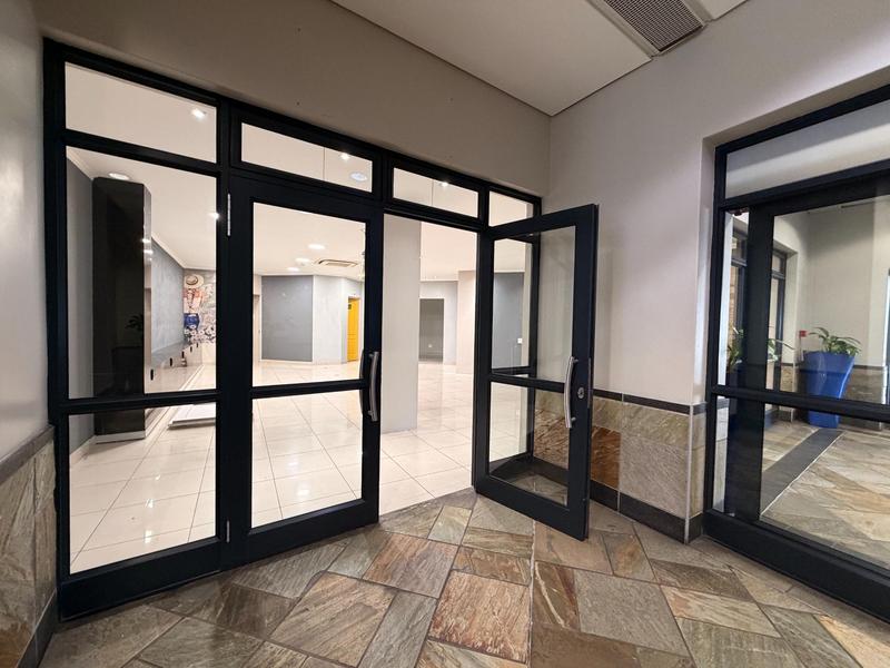 To Let Commercial Property for Rent in Humewood Eastern Cape
